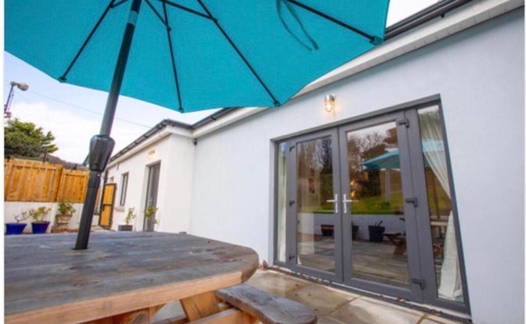 Josies Place At Waters Edge Self Catering Apartment Glenarm Extérieur photo