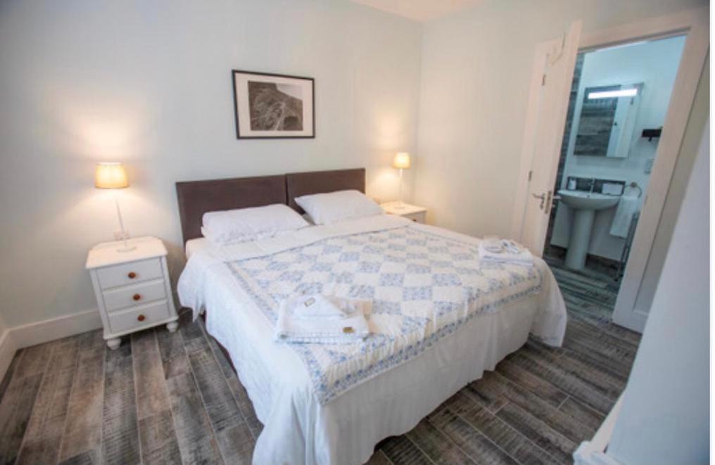 Josies Place At Waters Edge Self Catering Apartment Glenarm Extérieur photo