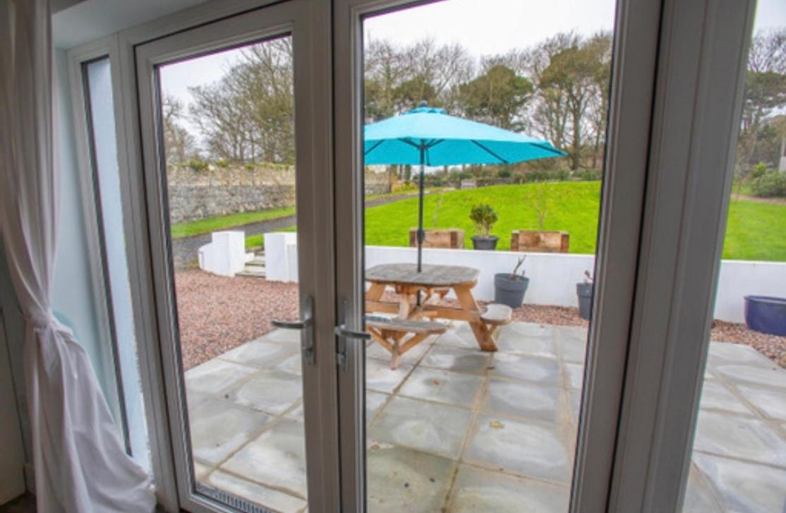 Josies Place At Waters Edge Self Catering Apartment Glenarm Extérieur photo